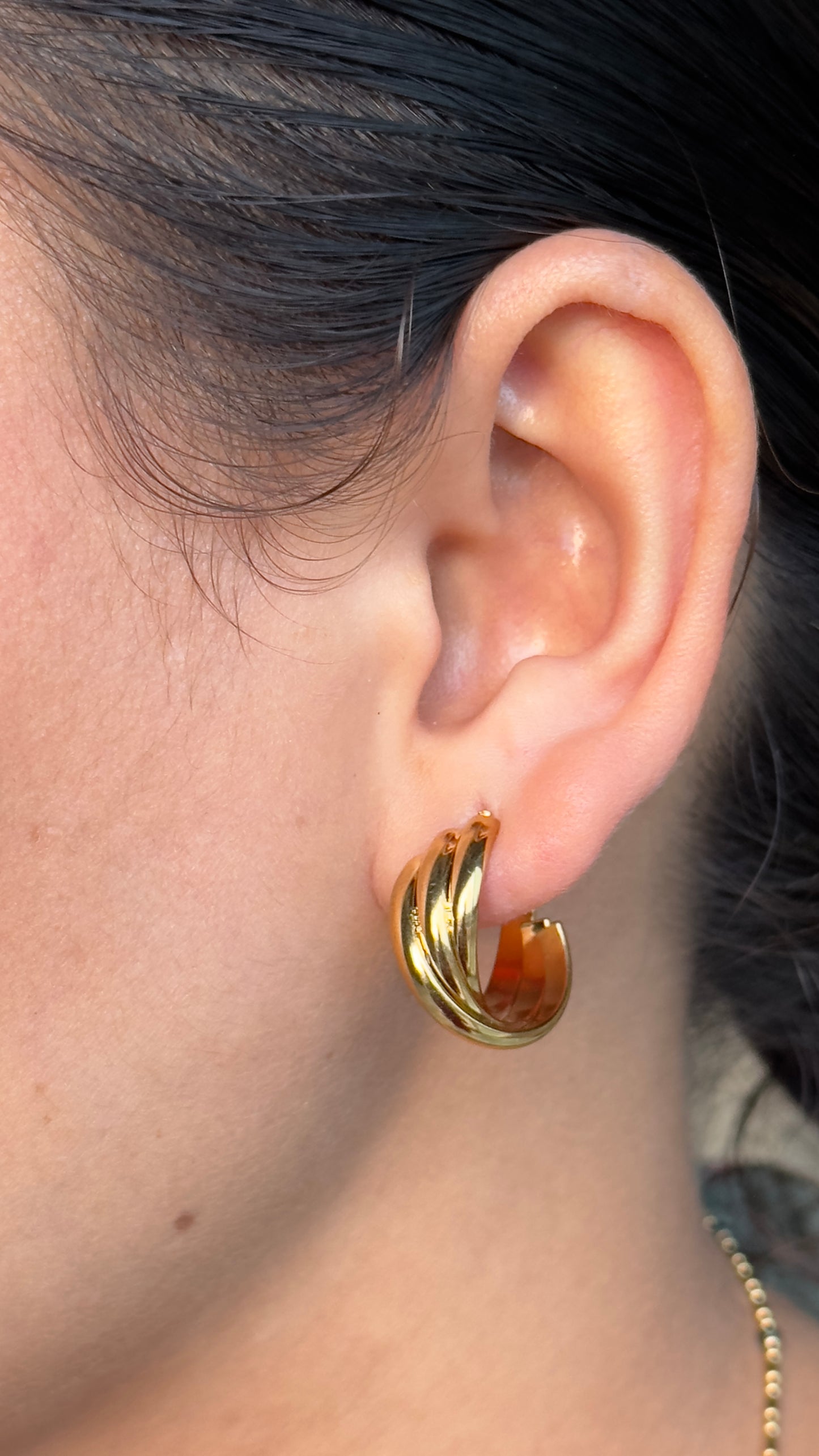 Twist layer hoops