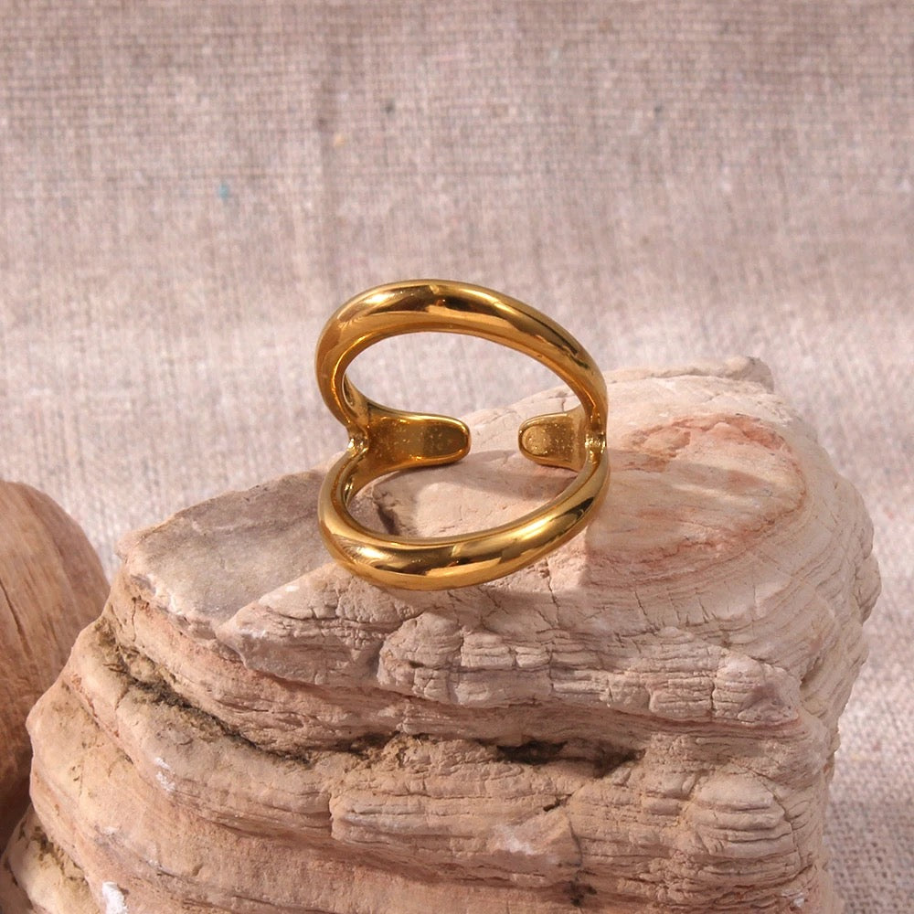 Liora ring
